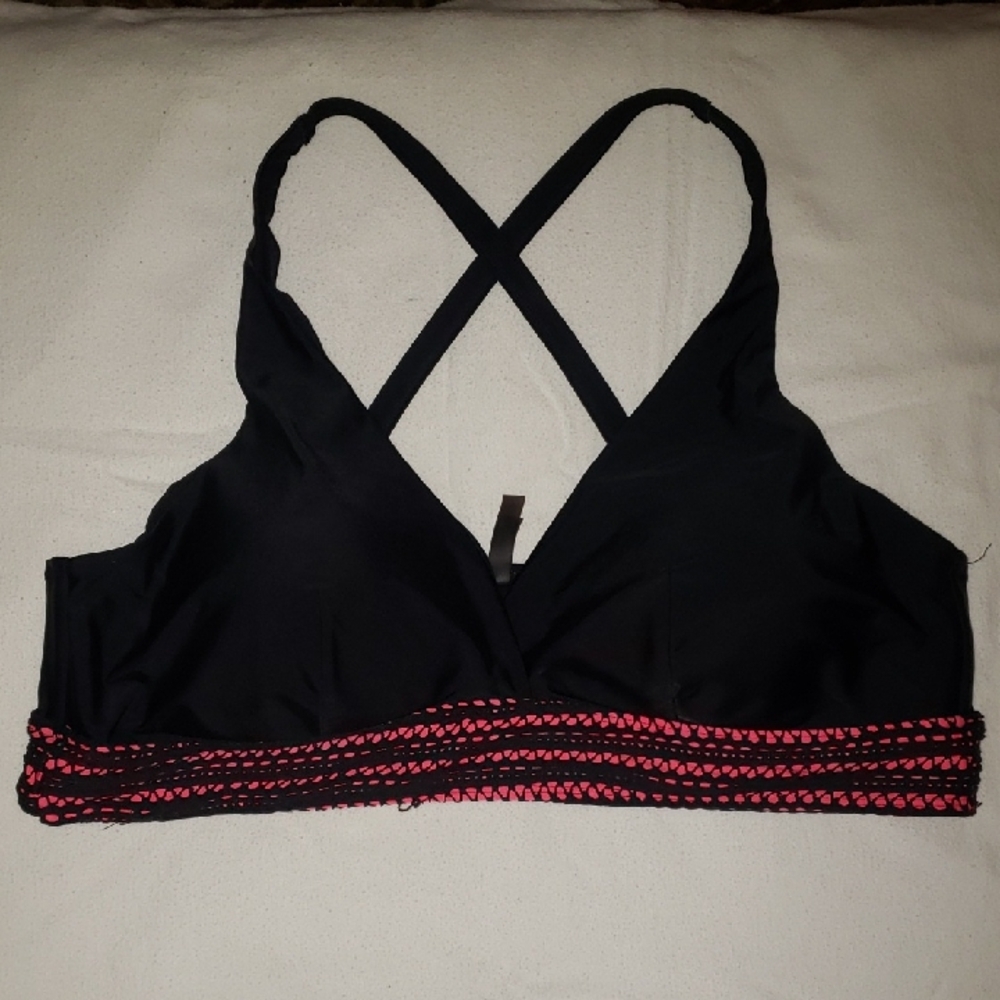 Torrid Crochet Pink & Black Bikini Top Size 3